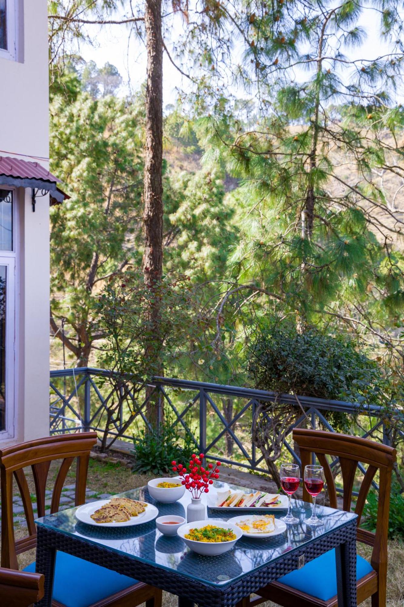 Alaya Stays Mehar Villa - 3 Bhk With Garden & Scenic Views Kasauli Exterior foto