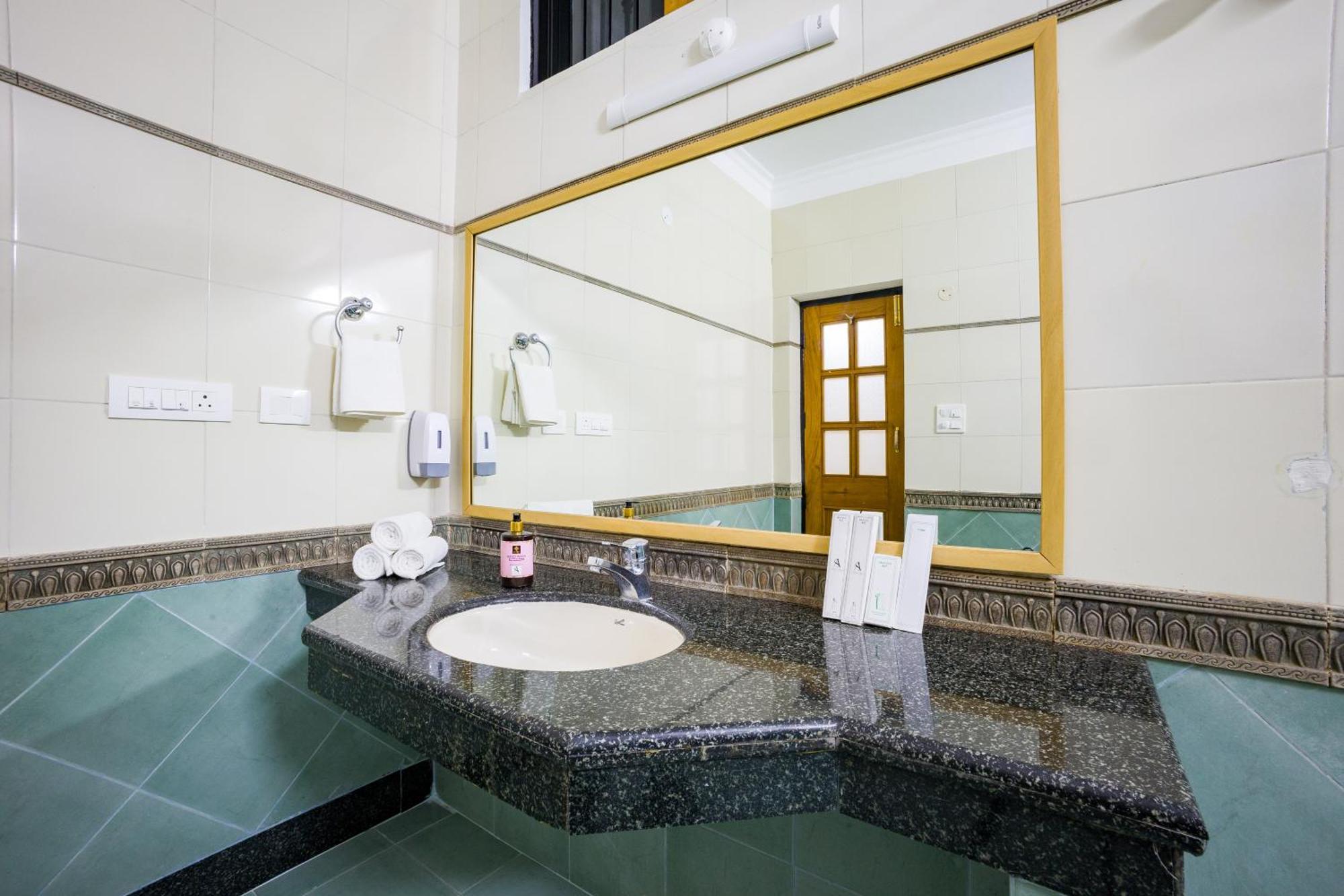 Alaya Stays Mehar Villa - 3 Bhk With Garden & Scenic Views Kasauli Exterior foto